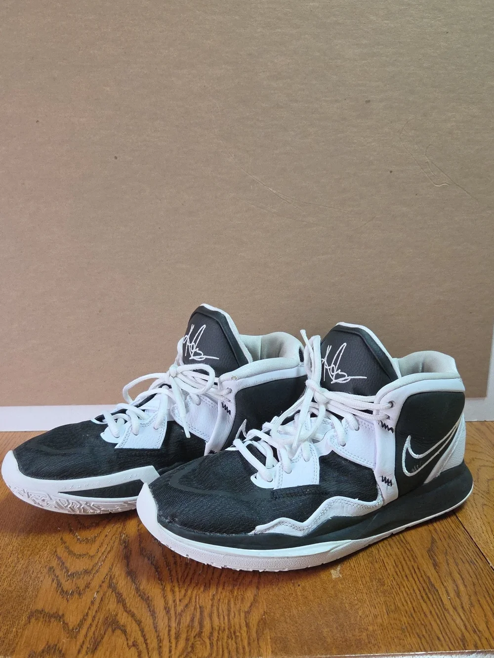 Nike Kyrie Infinity TB basketball sneakers 2022 Size 9